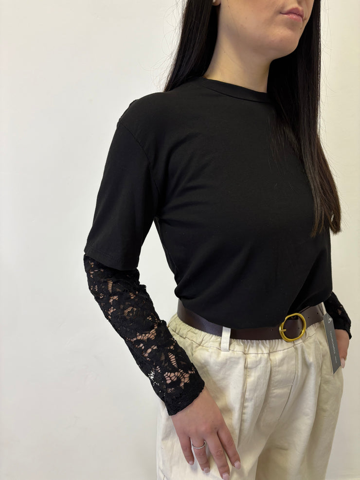 T shirt con manica in pizzo