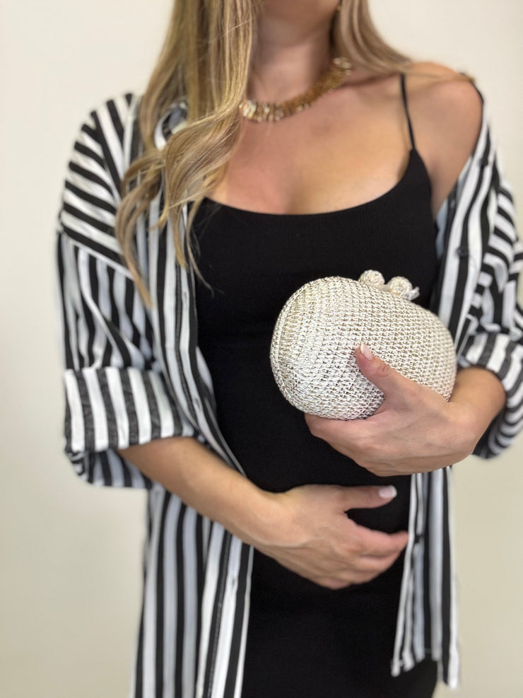 Pochette in raffia oro